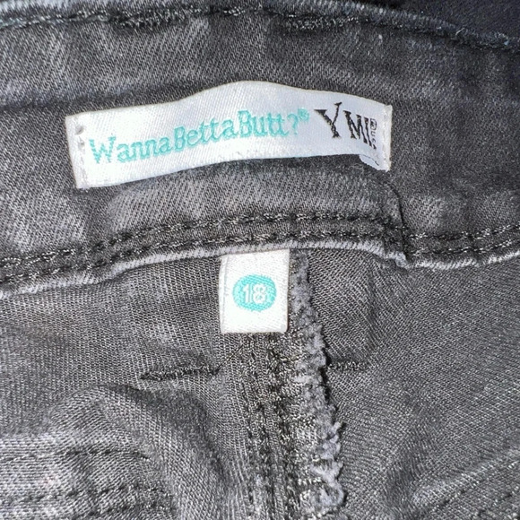 YMI wanna better butt, 18, black, stretch cuffed button zip, 5 pocket denim - Picture 8 of 9